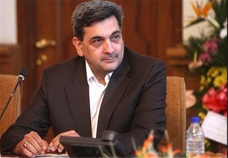 پیروز حناچی، شهردار سابق تهران نماینده معماران در شورای مرکزی نظام مهندسی کشور شد..
