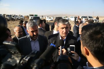 مصالح ارزان در اختیار سازندگان می‌گذاریم