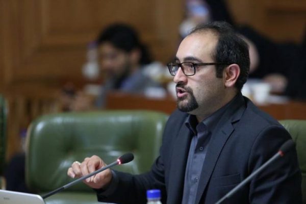 انتقاد عضو شورا از بی‌توجهی به حقوق شهروندان در مرمت معابر